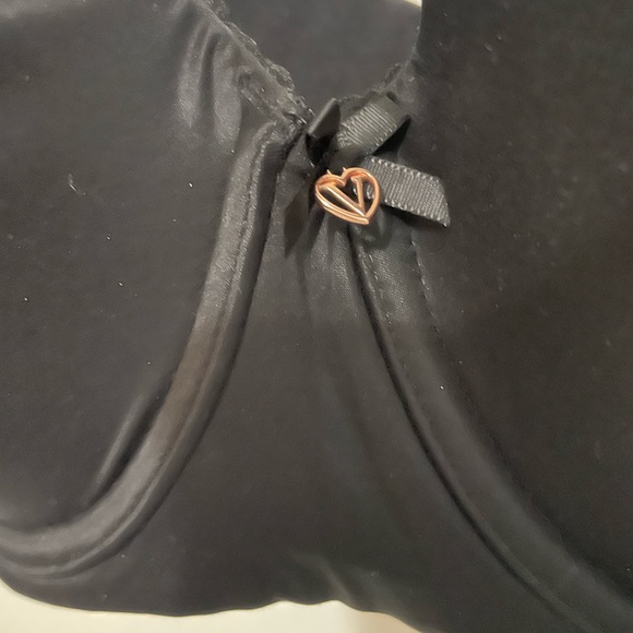 Victoria’s Secret body by Victoria black lined demi lace trim underwire bra 38DD - Picture 2 of 6